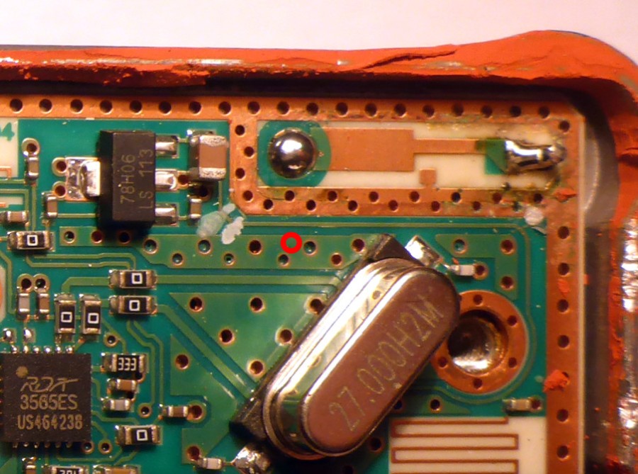 lnb_pcb_hole.jpg lnb_pcb_hole.jpg